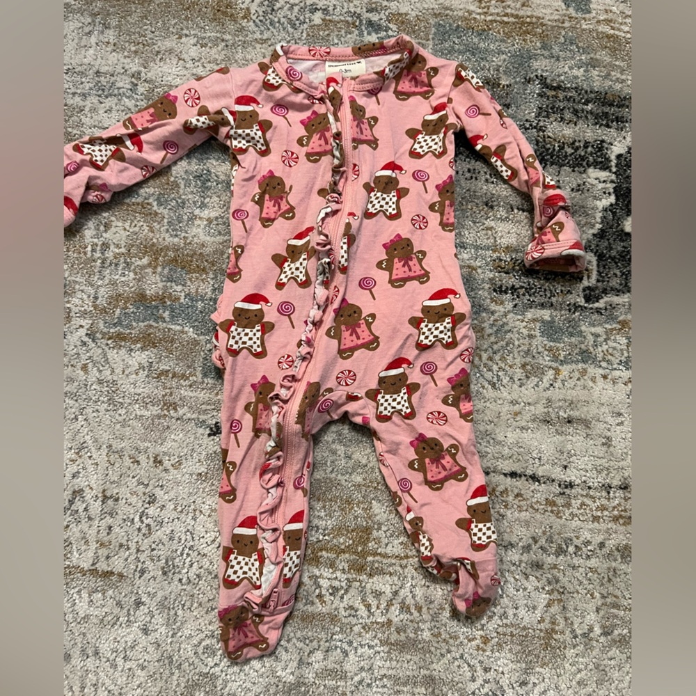 Pink Gingerbread zip footies w/ matching bow